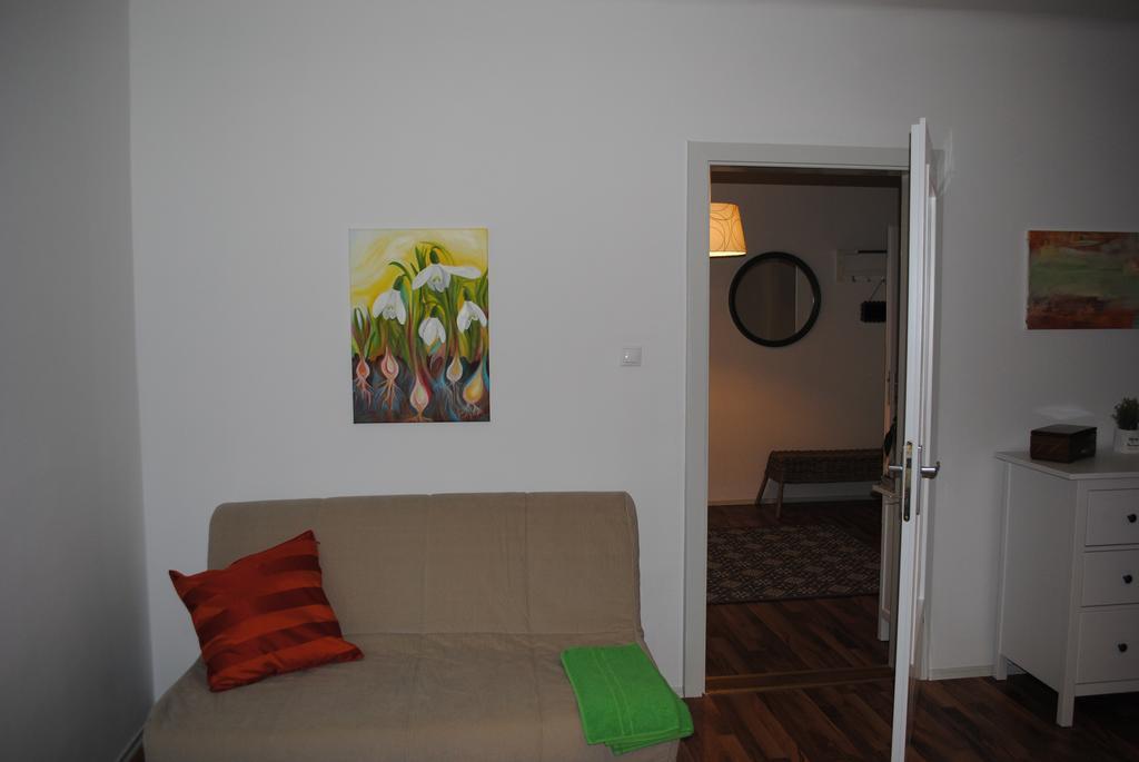 Das Tulpen Apartment Weiden am See Room photo